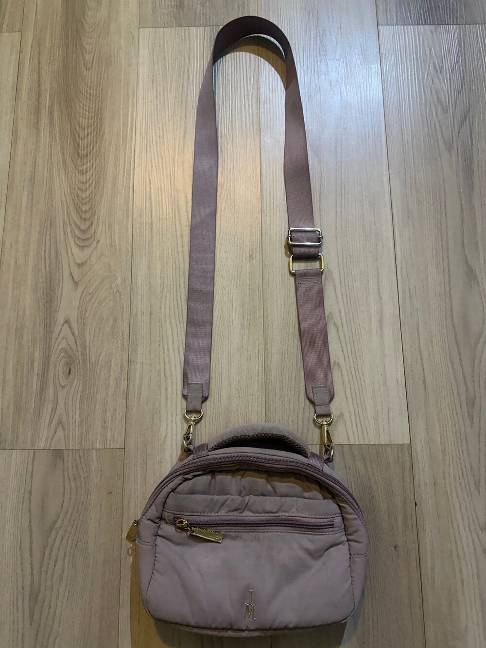 IMNYC Isaac Mizrahi Puffy Crossbody Bag Mauve Purple Quilted Nylon Camera Purse
